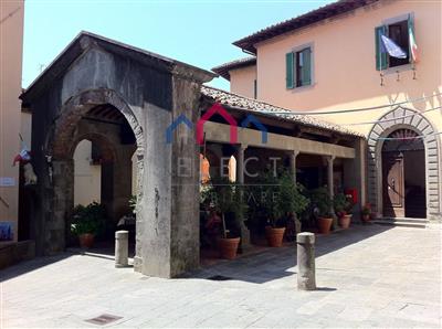 appartamento in vendita a Lucca in zona Centro Città