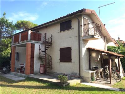 casa indipendente in vendita a Lucca