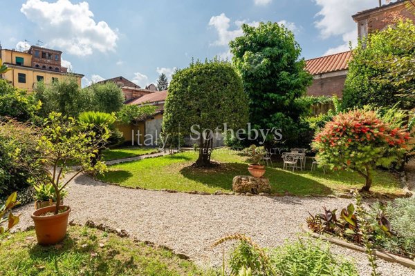 appartamento in vendita a Lucca in zona Centro Città