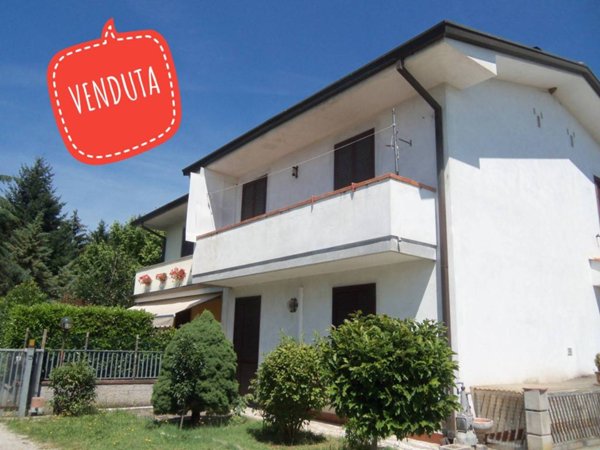 casa indipendente in vendita a Lucca in zona Maggiano