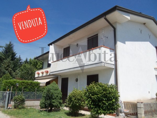 casa indipendente in vendita a Lucca in zona Maggiano