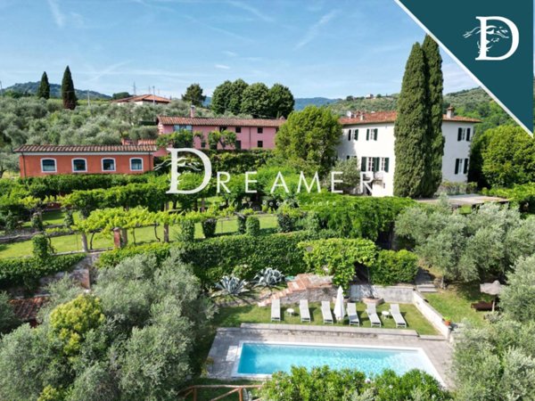 casa indipendente in vendita a Lucca in zona Maggiano