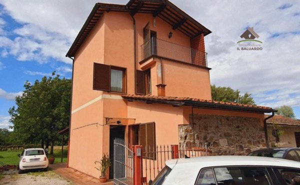 casa indipendente in vendita a Lucca in zona zona Sorbano