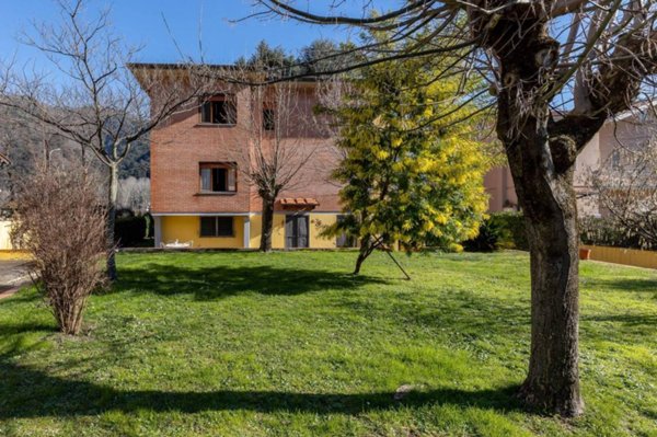 casa indipendente in vendita a Lucca in zona Ponte a Moriano