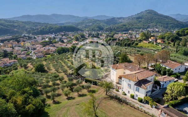 villa in vendita a Lucca in zona Ponte a Moriano