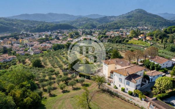 villa in vendita a Lucca in zona Mutigliano
