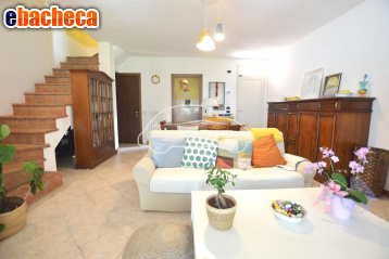 casa indipendente in vendita a Lucca in zona zona Sorbano