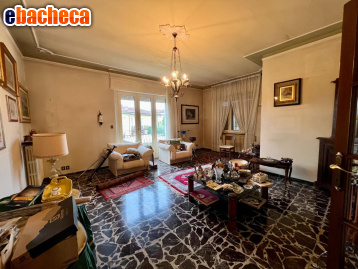 casa indipendente in vendita a Lucca in zona Centro Città