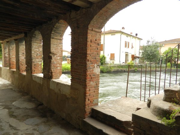 casa indipendente in vendita a Lucca in zona San Cassiano a Vico