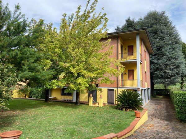casa indipendente in vendita a Lucca