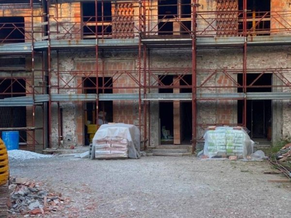 casa indipendente in vendita a Lucca in zona Pontetetto
