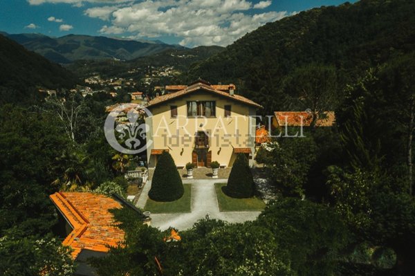 casa indipendente in vendita a Lucca
