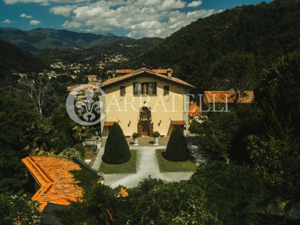 casa indipendente in vendita a Lucca