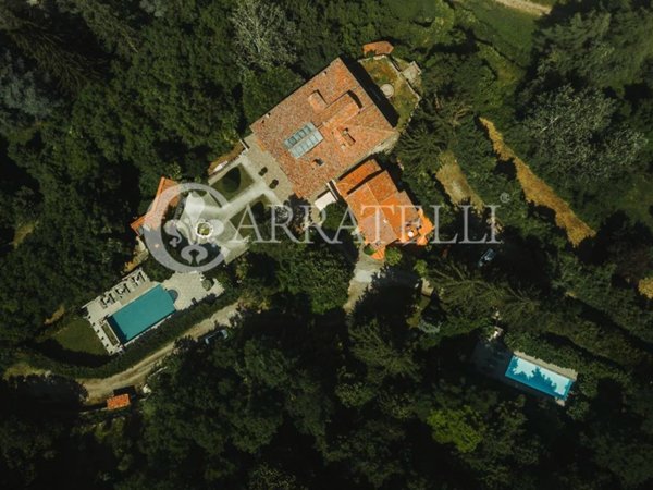 casa indipendente in vendita a Lucca in zona Centro Città