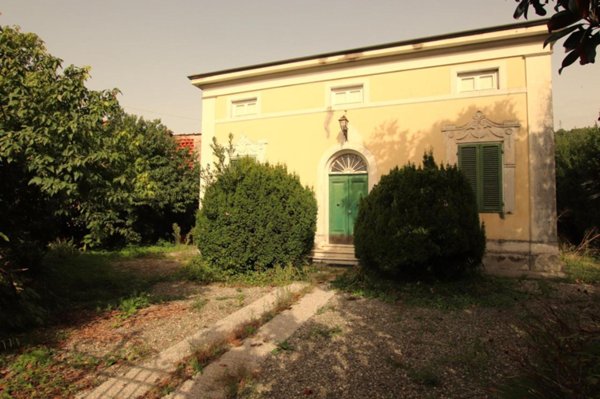 casa indipendente in vendita a Lucca in zona Balbano