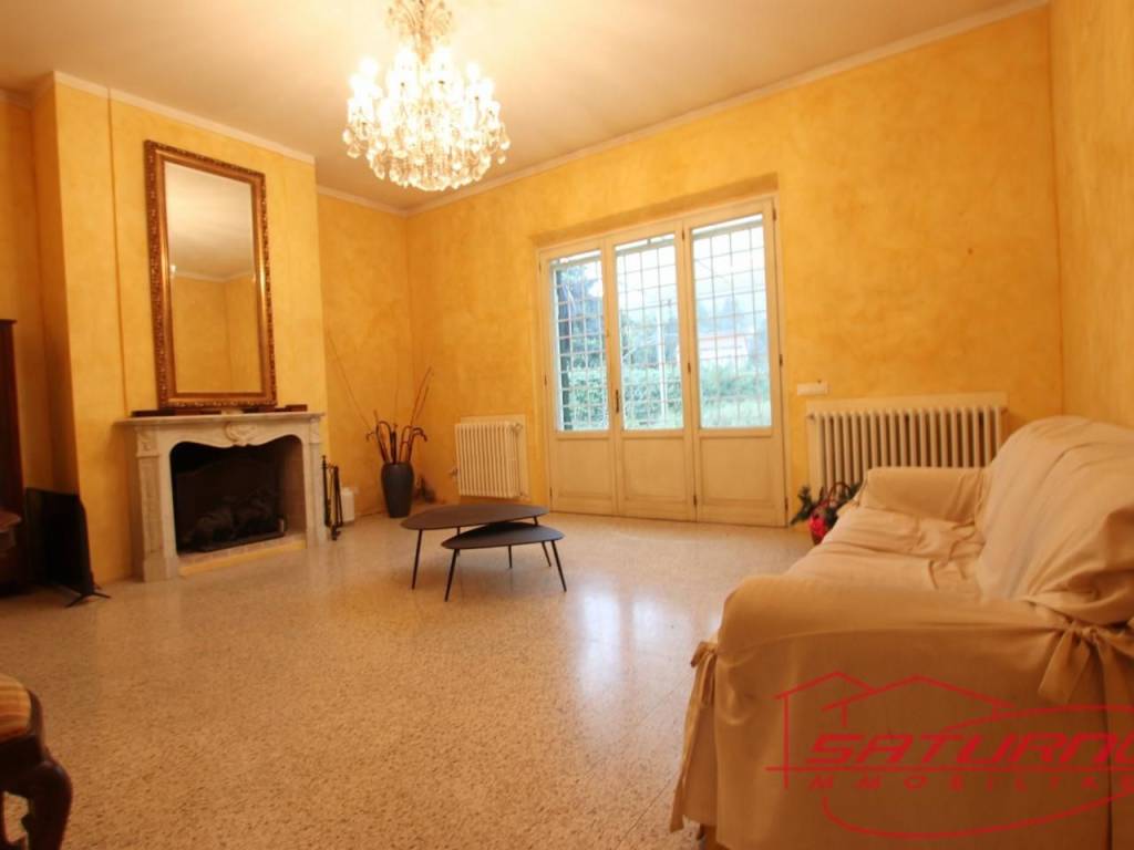 casa indipendente in vendita a Lucca in zona Balbano