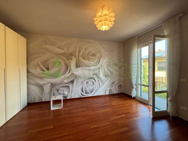 casa indipendente in vendita a Lucca in zona Mutigliano