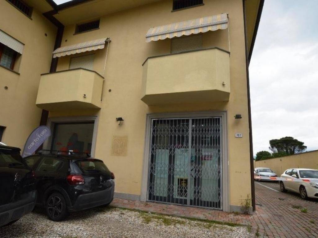 negozio in vendita a Lucca in zona zona San Marco