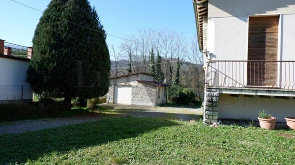 casa indipendente in vendita a Lucca in zona Ponte a Moriano