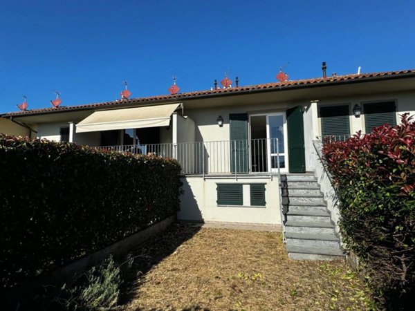 casa indipendente in vendita a Lucca in zona Mutigliano
