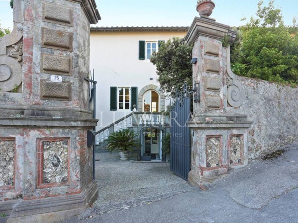 casa indipendente in vendita a Lucca in zona San Quirico di Moriano
