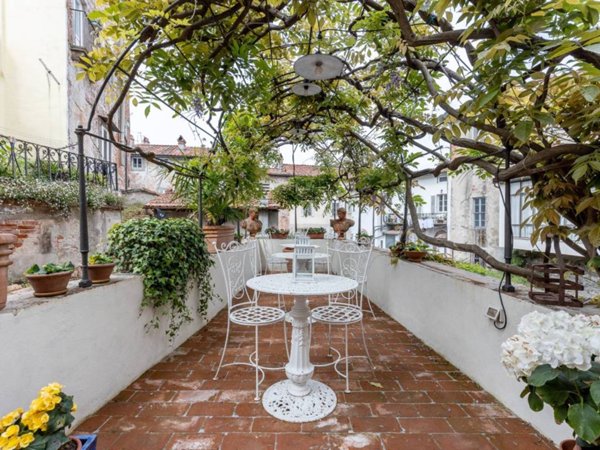 appartamento in vendita a Lucca in zona Centro Città