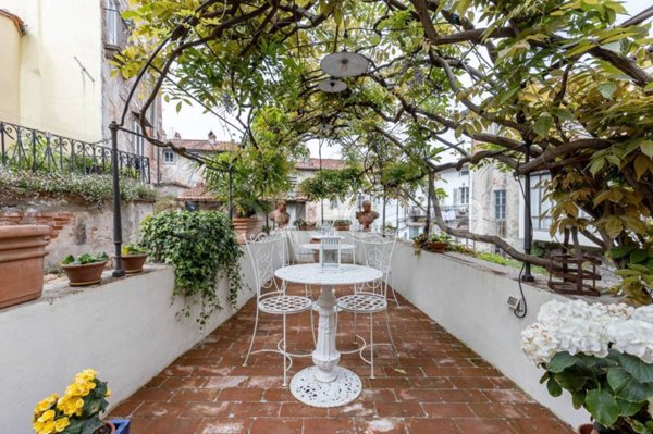 appartamento in vendita a Lucca in zona Centro Città