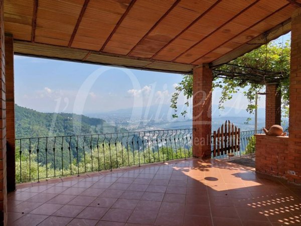 casa indipendente in vendita a Lucca in zona Ponte a Moriano