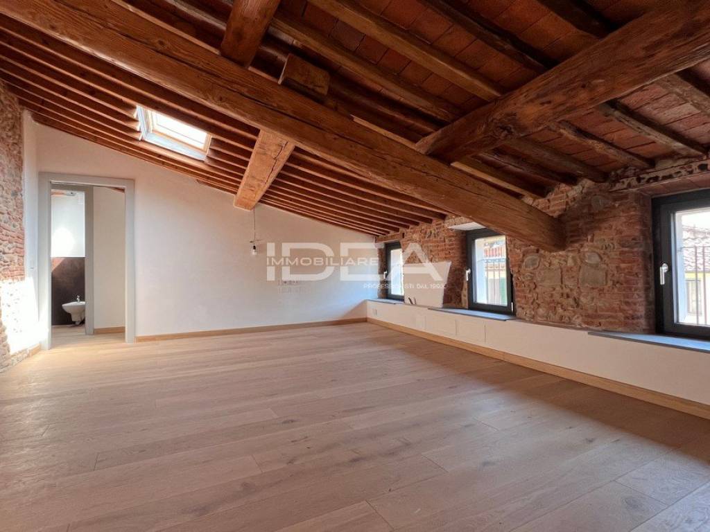 appartamento in vendita a Lucca in zona Centro Città