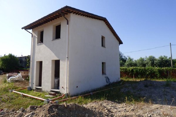 casa indipendente in vendita a Lucca in zona Sant'Alessio