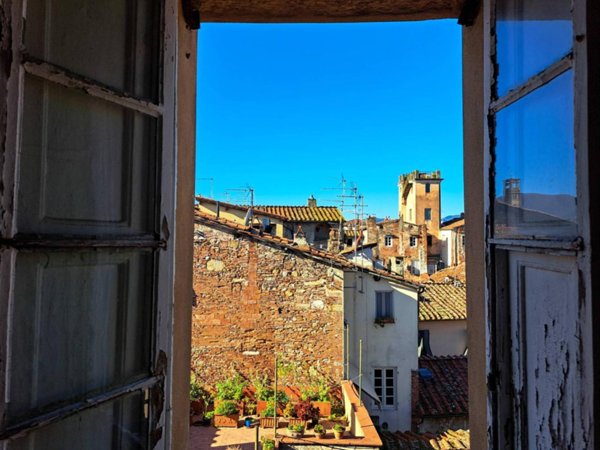appartamento in vendita a Lucca in zona Centro Città