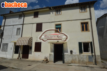 casa indipendente in vendita a Lucca in zona San Lorenzo a Vaccoli