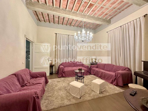 casa indipendente in vendita a Lucca in zona Centro Città