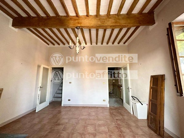 intera palazzina in vendita a Lucca in zona Centro Città