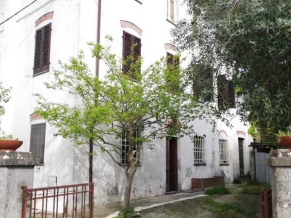 casa indipendente in vendita a Lucca in zona Santa Maria del Giudice