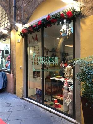 negozio in vendita a Lucca in zona Centro Città