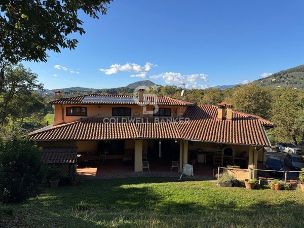 casa indipendente in vendita a Lucca in zona Monte San Quirico