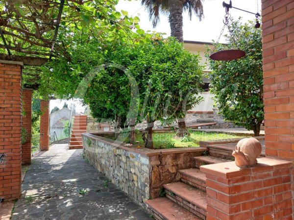 casa indipendente in vendita a Lucca in zona Pieve di Brancoli