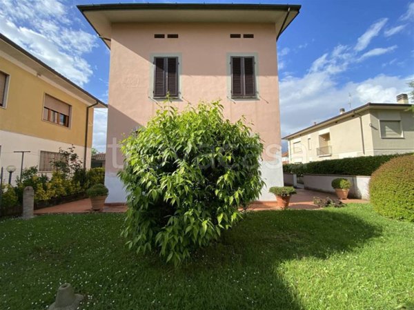 casa indipendente in vendita a Lucca in zona zona SS. Annunziata