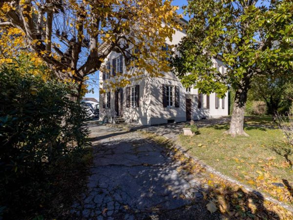 casa indipendente in vendita a Lucca in zona Mutigliano