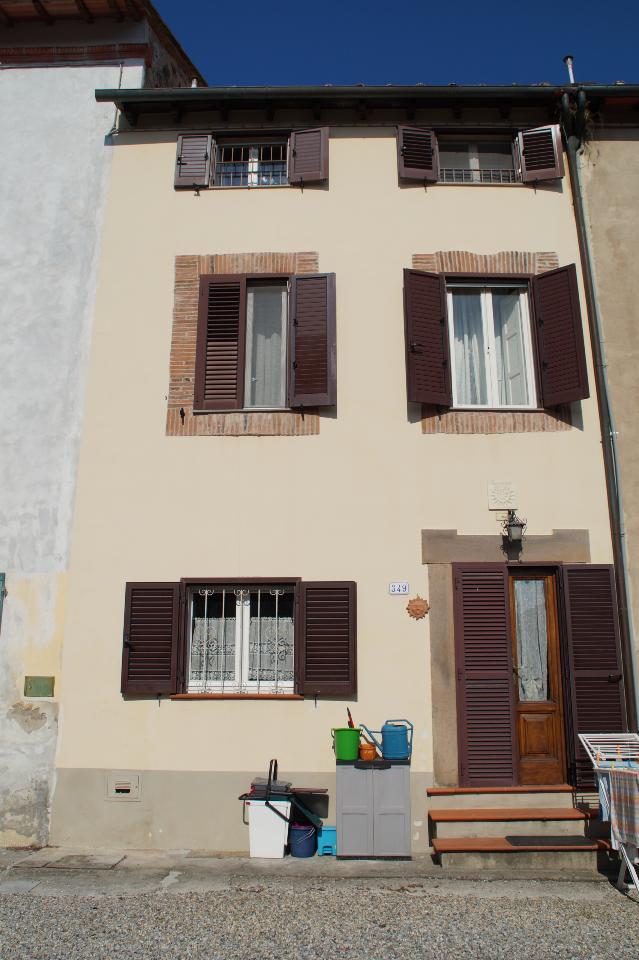 casa indipendente in vendita a Lucca in zona Maggiano