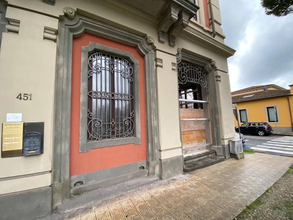 negozio in vendita a Lucca in zona Zona San Concordio