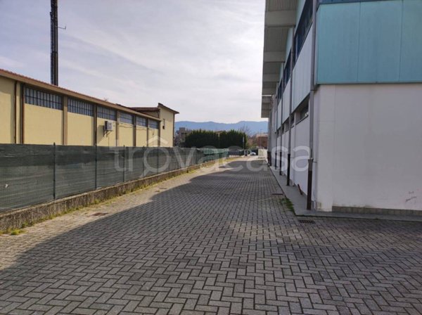 negozio in vendita a Lucca in zona Sant'Anna