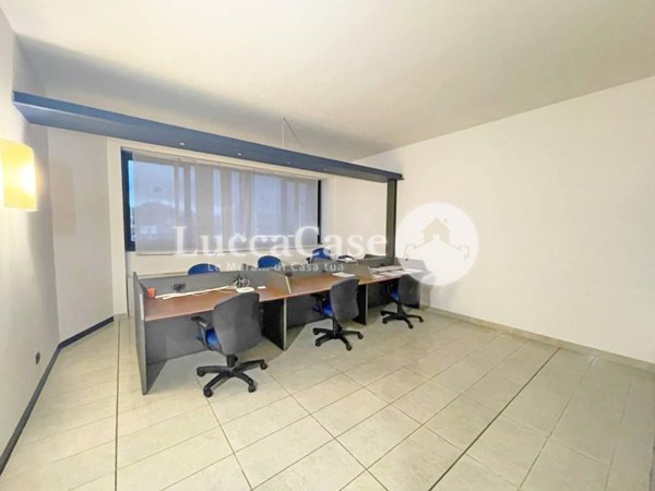 ufficio in vendita a Lucca in zona Centro Città