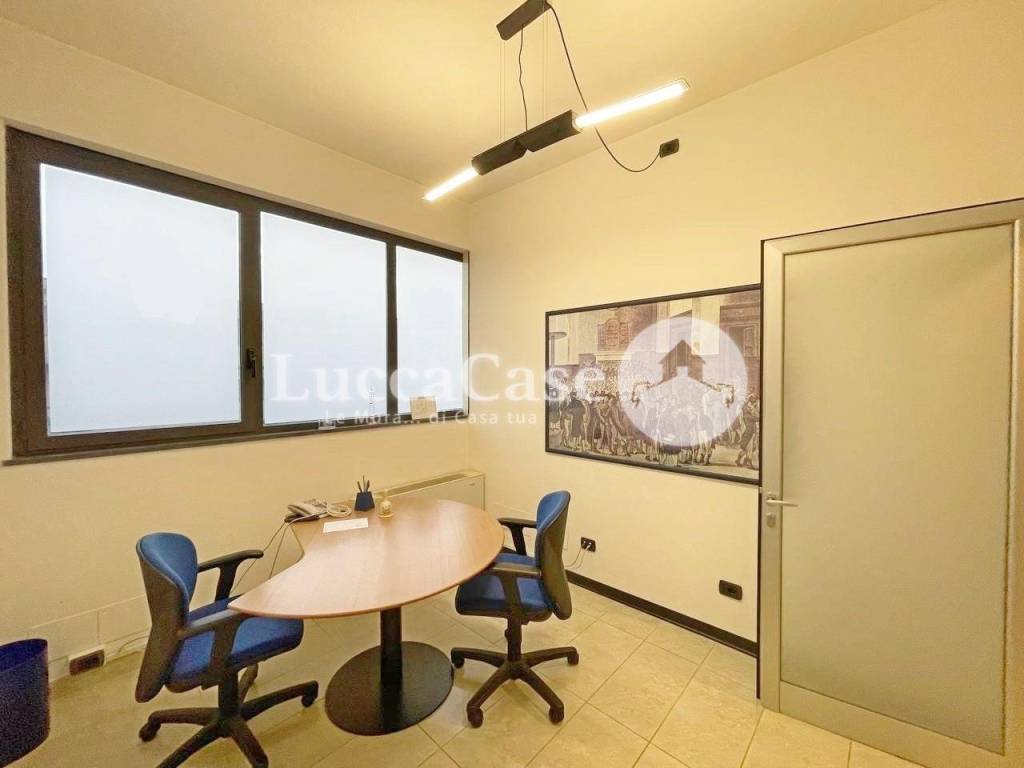 ufficio in vendita a Lucca in zona Centro Città