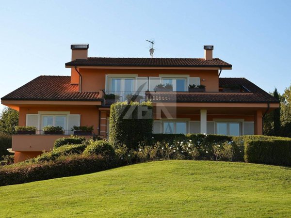 casa indipendente in vendita a Lucca in zona Torre