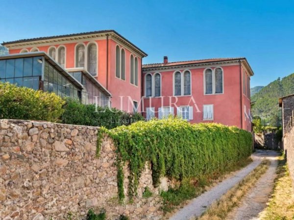 villa in vendita a Lucca in zona Pontetetto