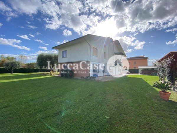 casa indipendente in vendita a Lucca in zona zona SS. Annunziata