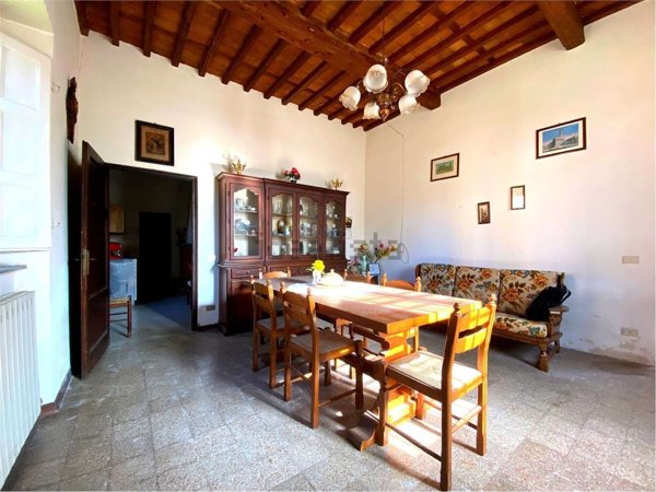 casa indipendente in vendita a Lucca in zona Monte San Quirico