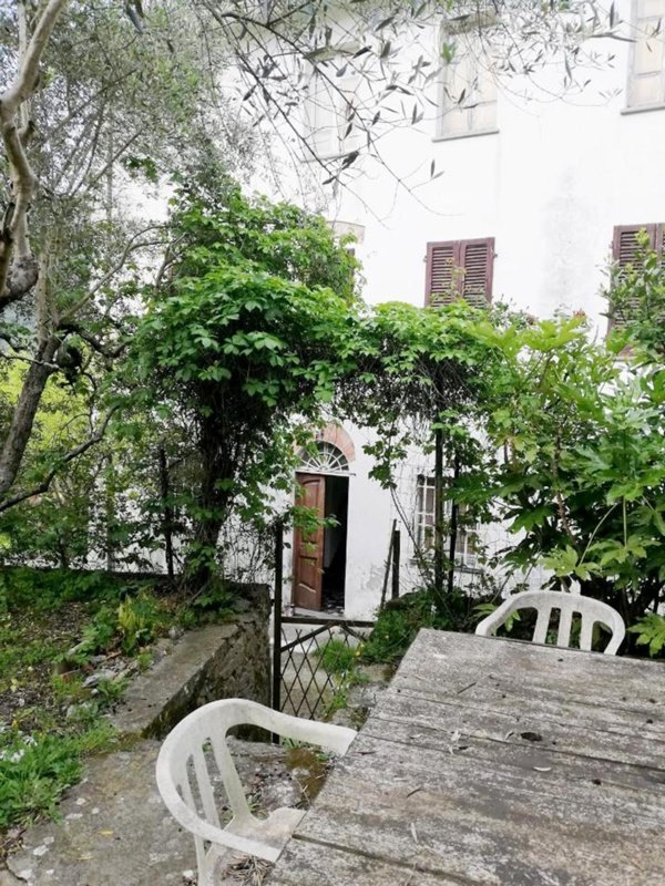 casa indipendente in vendita a Lucca in zona Santa Maria del Giudice